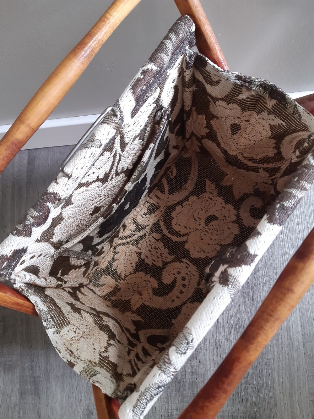 VTG Embroidered Tapestry Knitting Basket Made In Poland - Picture 2 of 8